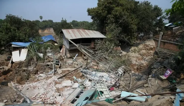 Myanmar Experiences 154 Aftershocks Following Catastrophic 7.7-Magnitude Earthquake