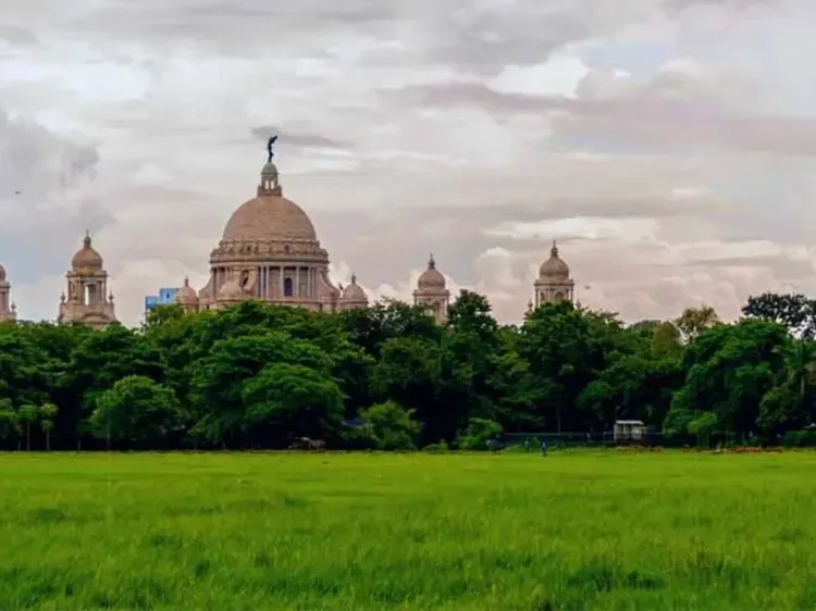 What Are Those Mysterious Drone-like Objects Spotted in Kolkata?