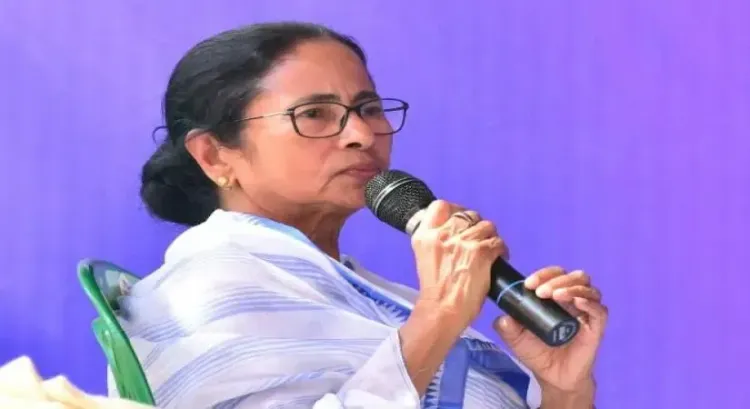 क्या नागरिकों को मातृभाषा के लिए उत्पीड़न की धमकी देना असंवैधानिक है? ममता बनर्जी
