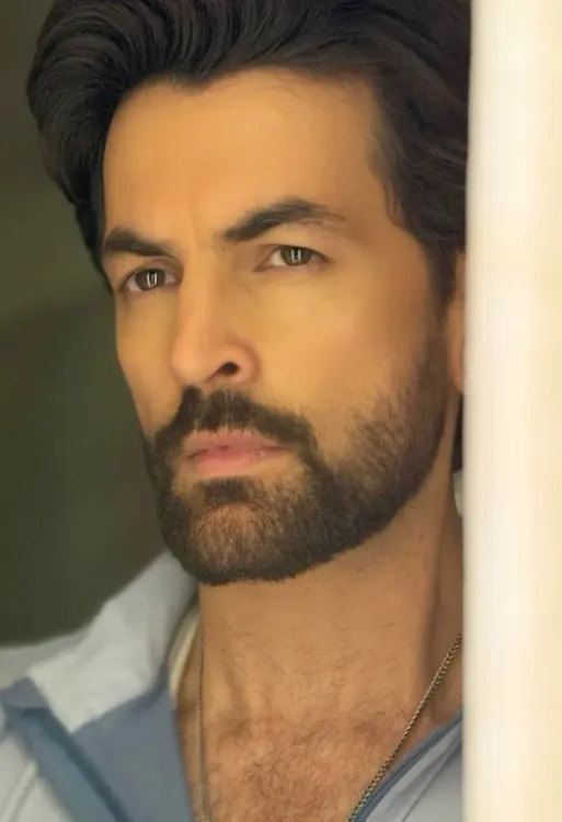 What Does Neil Nitin Mukesh Say About His Off-Screen Bond with Boman Irani?