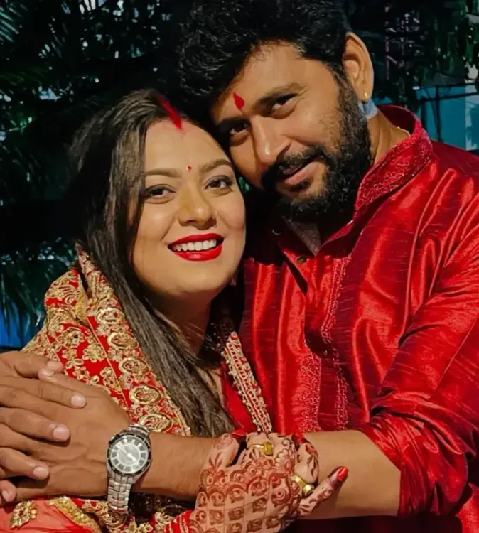 क्या निधि झा ने पति यश कुमार के साथ दिल छूने वाली फोटो शेयर की?