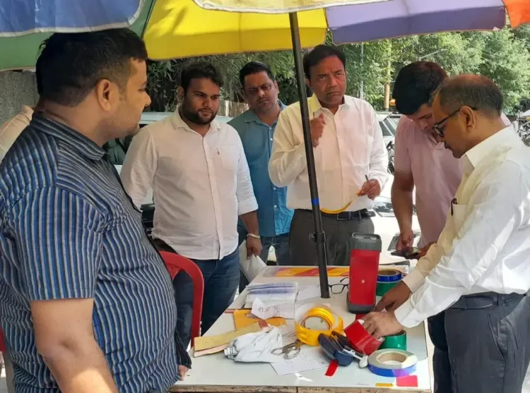 नोएडा में वाहनों पर नकली रिफ्लेक्टर टेप मिलने पर क्या होगी सख्ती?