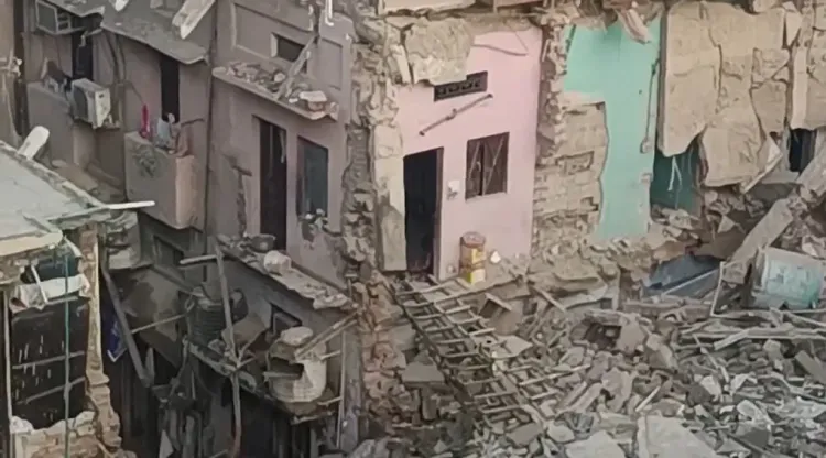 क्या नॉर्थ दिल्ली में एक और बड़ा हादसा हुआ? पंजाबी बस्ती में 4 मंजिला इमारत ढही, 14 लोगों का रेस्क्यू