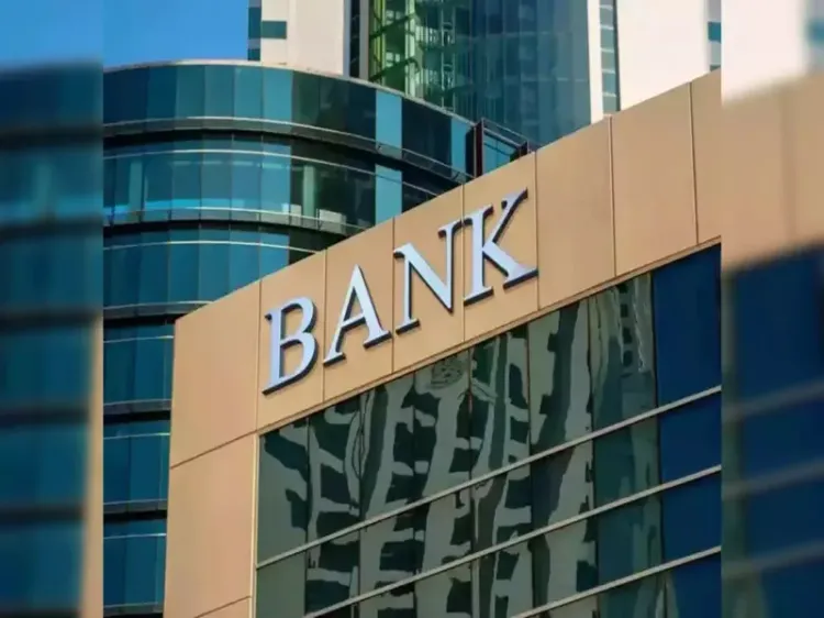 Indian Banks' NPAs Expected to Drop by 0.4% by March: Fitch