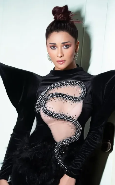 Nyrraa Banerji, aka Leela from 'Hasratein S2', Shares Her Character Insights