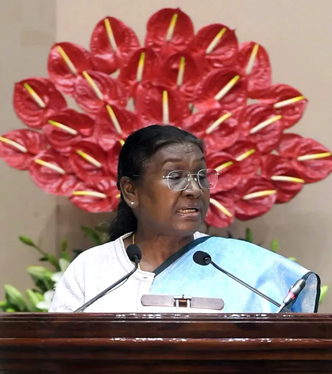 A Tribute to One of Bharat Mata's Finest: President Murmu Honors Netaji Subhas Chandra Bose