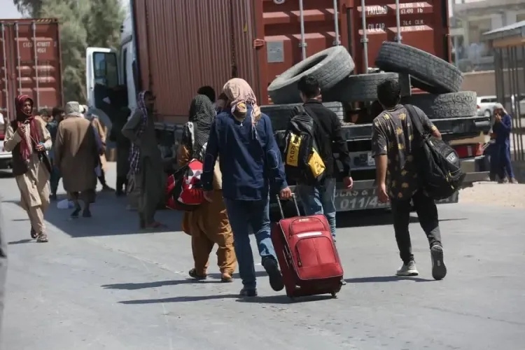 Why Are Over 7,000 Afghan Refugees Returning Home from Pakistan and Iran in Just One Day?
