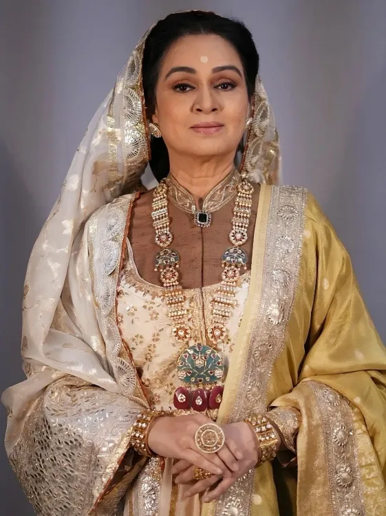 How Did Padmini Kolhapure Prepare to Portray Rajmata in ‘Samrat Prithviraj Chauhan’?