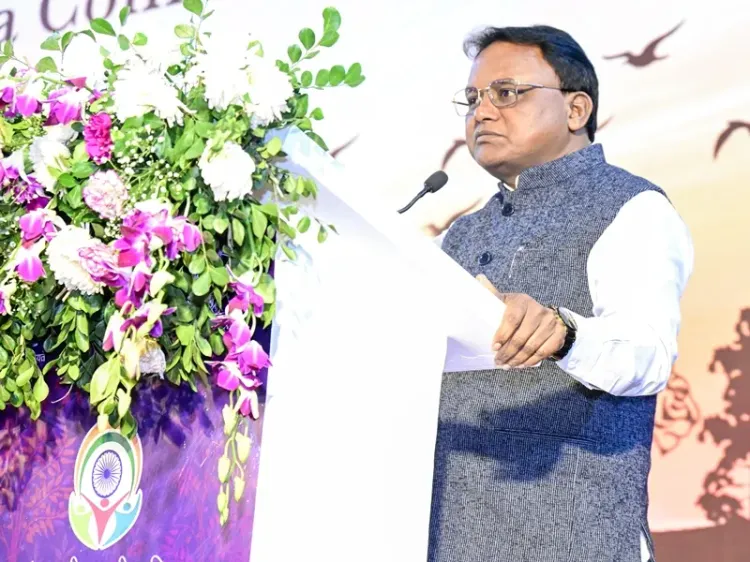 Pensions for Emergency Detainees: Loktantra Senani Honors Odisha Chief Minister