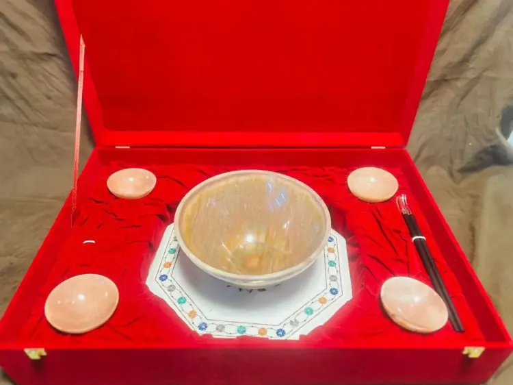 What precious gift did PM Modi present to Japan's Shigeru Ishiba?