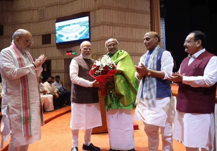 क्या पीएम मोदी ने उपराष्ट्रपति पद के उम्मीदवार सीपी राधाकृष्णन को एनडीए सांसदों से मिलवाया और समर्थन की अपील की?