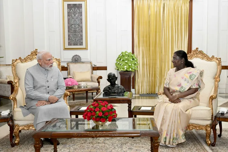 क्या पीएम नरेंद्र मोदी ने राष्ट्रपति द्रौपदी मुर्मू से मुलाकात की?