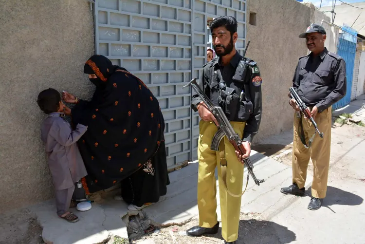 Police Officer Attacked While Assisting Polio Campaign in Pakistan