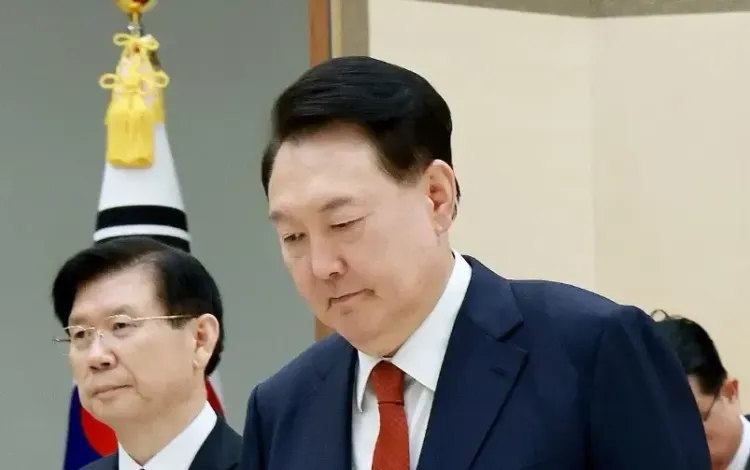 Political Turmoil Exposes Divided Public Sentiment in South Korea