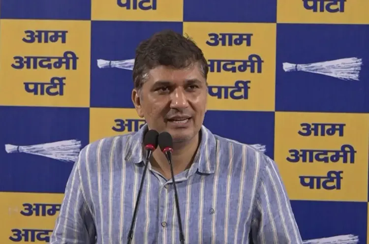 क्या <b>भाजपा</b> ने प्रधानमंत्री की रैली में सफाई कर्मचारियों को <b>जबरन</b> बुलाया?
