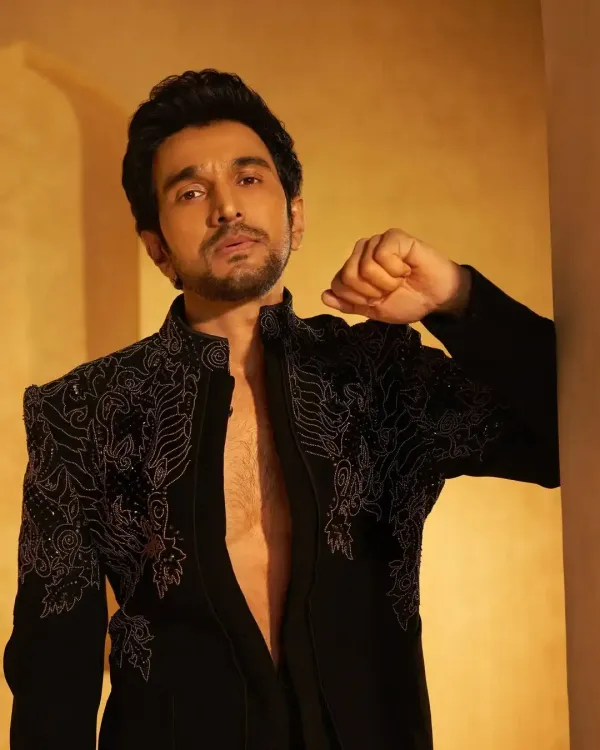 What Parallels Does Pratik See in His Roles in ‘Gandhi’ and ‘Saare Jahan Se Accha’?