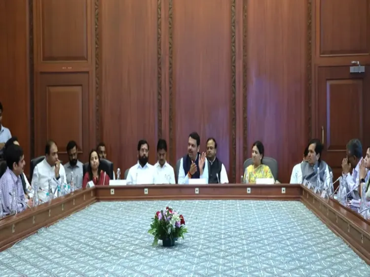 Fadnavis Instructs Officials to Set New Completion Timeline for All Metro Projects