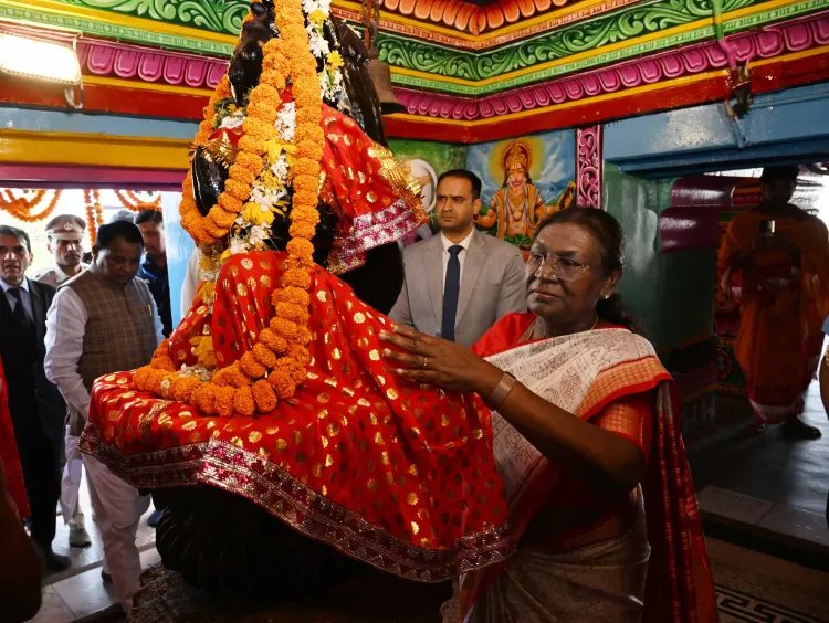 President Murmu Visits Renowned Nilamadhab Temple in Odisha's Nayagarh