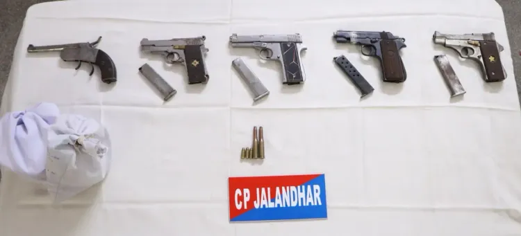 क्या जालंधर पुलिस ने ड्रग्स और हथियार तस्करों के खिलाफ महत्वपूर्ण कार्रवाई की?