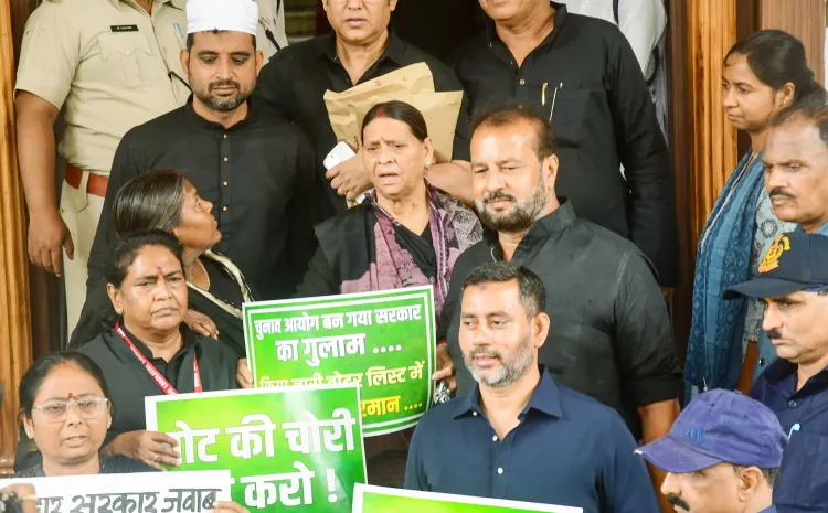 Is Rabri Devi Leading the Opposition's Protest Against SIR Outside Bihar Legislative Council?