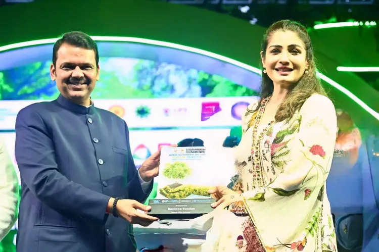 Is Raveena Tandon Recognized by Maharashtra CM Devendra Fadnavis?