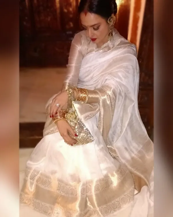 Do Rekha & Manish Malhotra Share a Common Obsession for Sarees?
