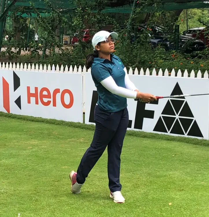 Rookie Lavanya Takes One-Shot Lead in Sixth WPGT Leg