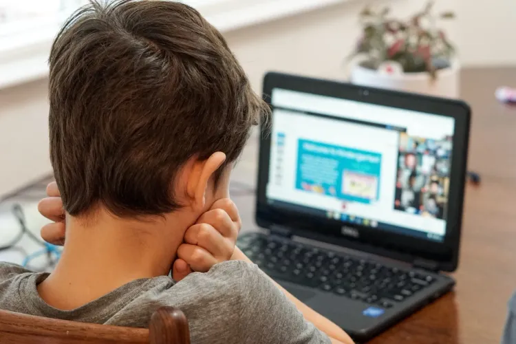 Why is Russia banning overseas storage of personal data?