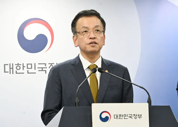 South Korea's Finance Minister Choi Seeks President's Veto on Budget Proposal Bill