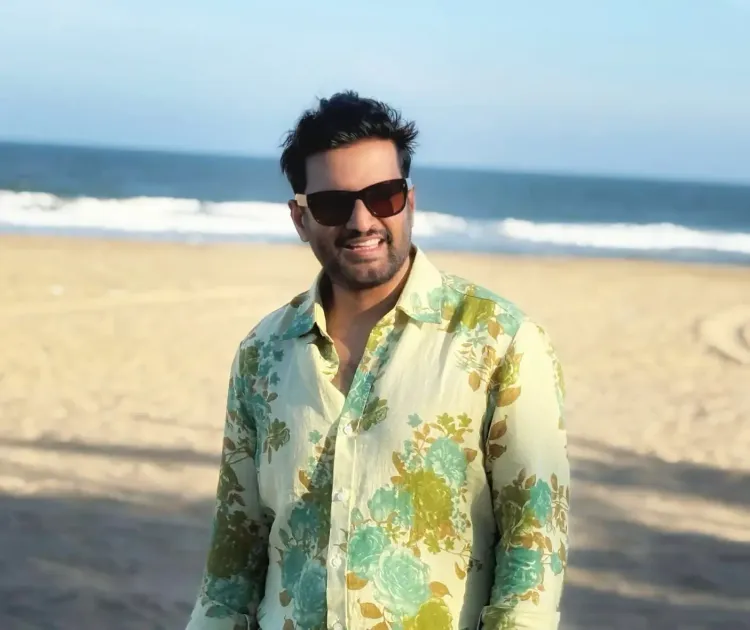 Santhanam Enlisted as Comedian in Simbu's Film Directed by Ramkumar?