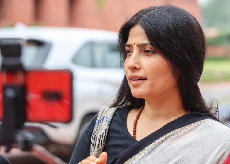 क्या सपा सांसदों की मस्जिद में बैठक पर सियासत तेज हो गई है? डिंपल यादव का भाजपा पर आरोप