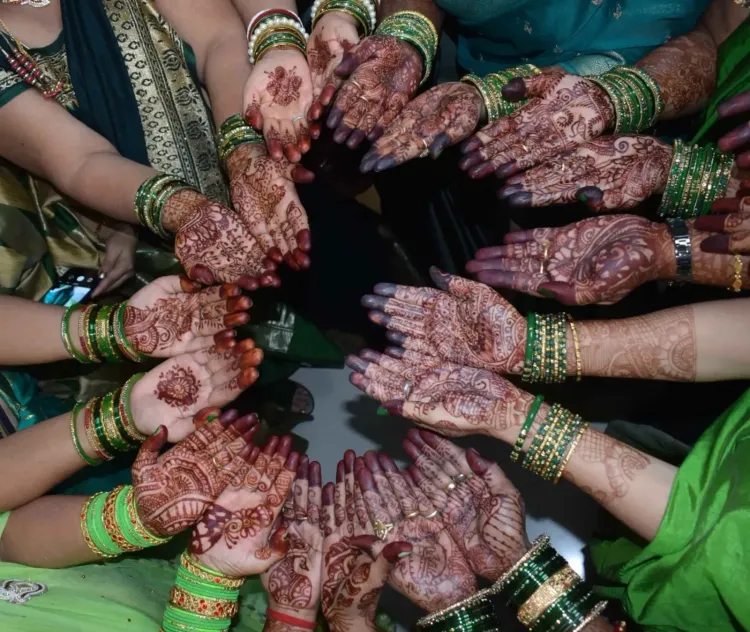 सावन में मेहंदी लगाने का क्या महत्व है? सुहाग और सेहत से जुड़ा है खास रिश्ता