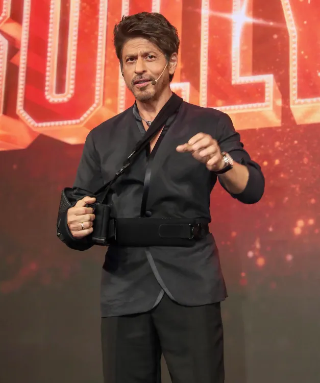 क्या शाहरुख खान ने आर्यन के डायरेक्टोरियल डेब्यू के ट्रेलर लॉन्च में होस्ट की भूमिका निभाई?