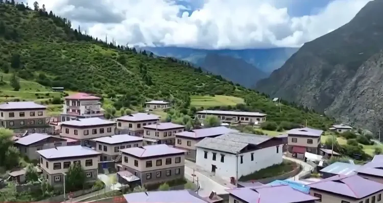 क्या शीत्सांग के सीमावर्ती गांवों में इंटरनेट सेवा उपलब्ध है?