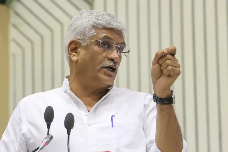 क्या संविधान की प्रति जेब में रखकर संवैधानिक पद पर हमला करना विरोधाभाषी है?: गजेंद्र सिंह शेखावत