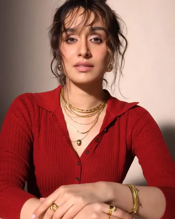 Did Shraddha Kapoor Just Take Us on a Nostalgic Journey with Her Then & Now Photos?