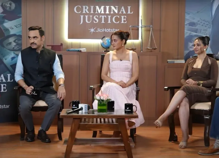 What Trick Does Pankaj Tripathi Use to Support Co-Actors?