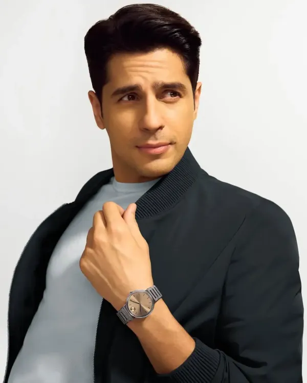 Did Sidharth and Kiara Just Introduce Their Baby Girl?