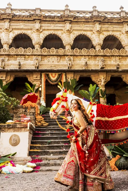 How is Aishwarya Majmudar Redefining Wedding Traditions with 'Nazaara – The Shaadi'?