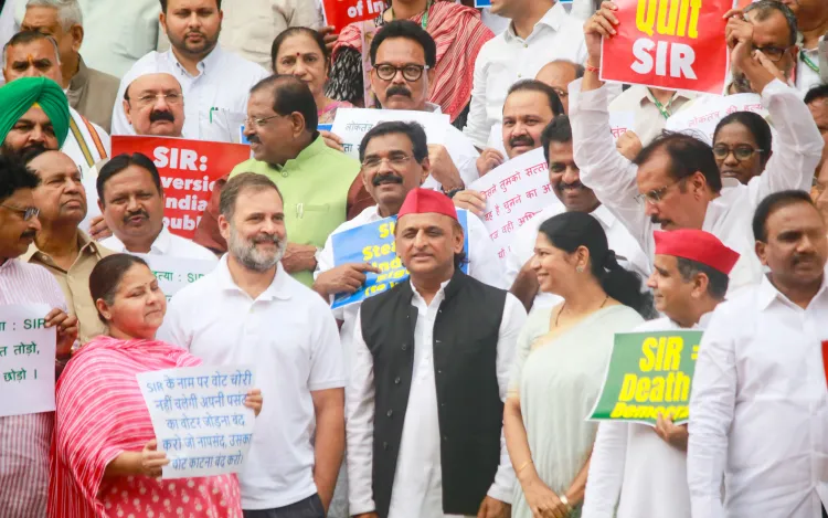 क्या एसआईआर पर घमासान सही है? विपक्ष ने वोटर लिस्ट में फेरबदल का आरोप लगाया, भाजपा ने कहा- भ्रम फैला रहे हैं विपक्षी नेता