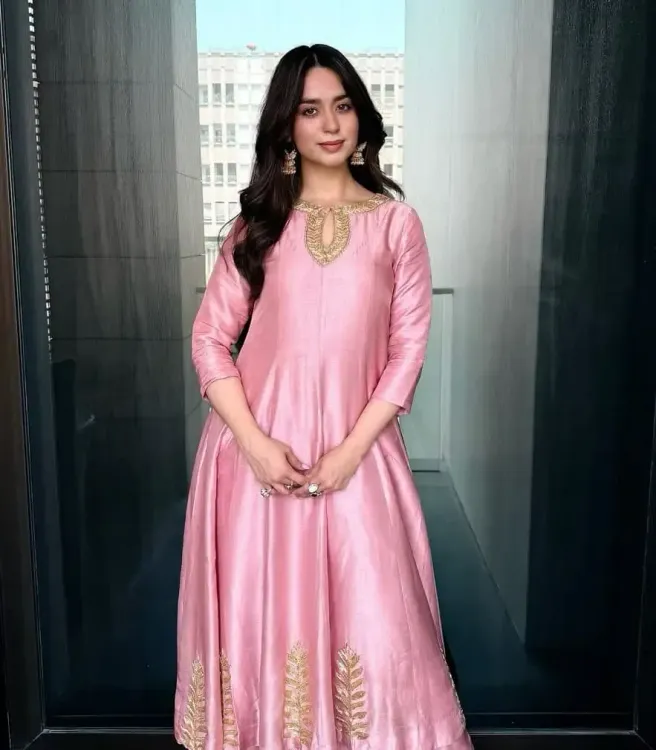 Does Soundarya Sharma Believe Practical Knowledge Outweighs Theory in Acting?