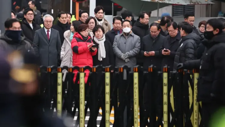 South Korea: Lawmakers from the Ruling Party Demonstrate Against Warrant for Yoon's Detention