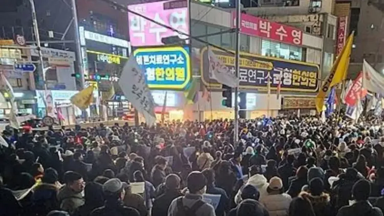 South Korea: Massive Demonstrations Outside Busan Lawmaker's Office Calling for Yoon's Removal