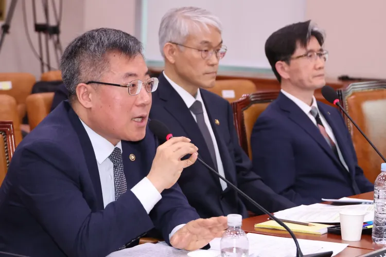 South Korea's Justice Minister Criticizes Court's Decision to Release Yoon