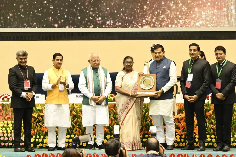 क्या नोएडा ने स्वच्छता सर्वेक्षण 2025 में सबसे स्वच्छ शहर का खिताब जीता?