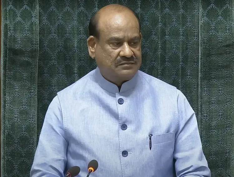 क्या तख्तियां लाना और मेज थपथपाना आपकी पार्टी के संस्कार हैं? : लोकसभा में ओम बिरला का वेणुगोपाल से सवाल
