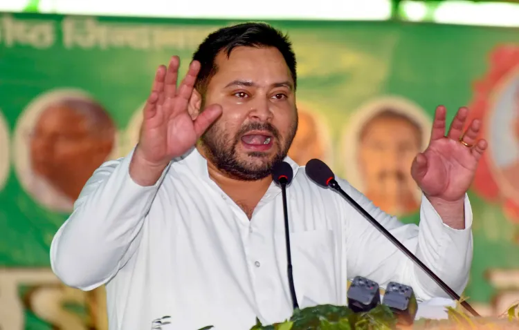 क्या मतदाता सूची पुनरीक्षण पर तेजस्वी का हमला सही है, 'दाल में काला नहीं, पूरी दाल ही काली है'?