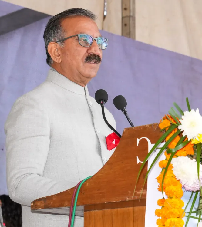 Himachal CM Announces Tenders for 72 MW Solar Projects