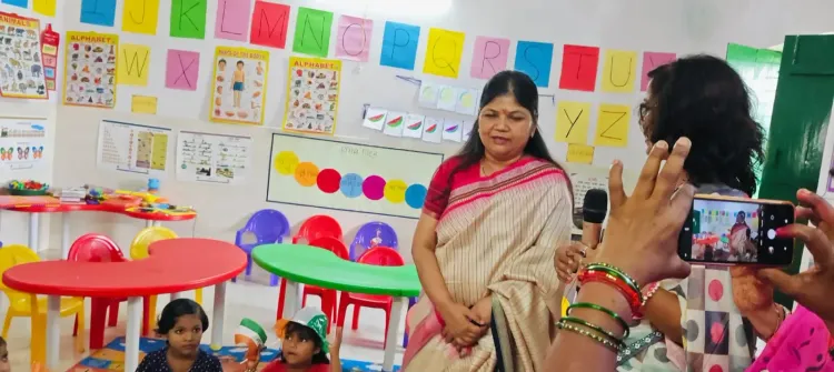 क्या तिरंगे तले शिक्षा की नई सुबह देखने को मिलेगी? स्वतंत्रता दिवस पर विश्रामपुर में बाल वाटिका का हुआ शुभारंभ