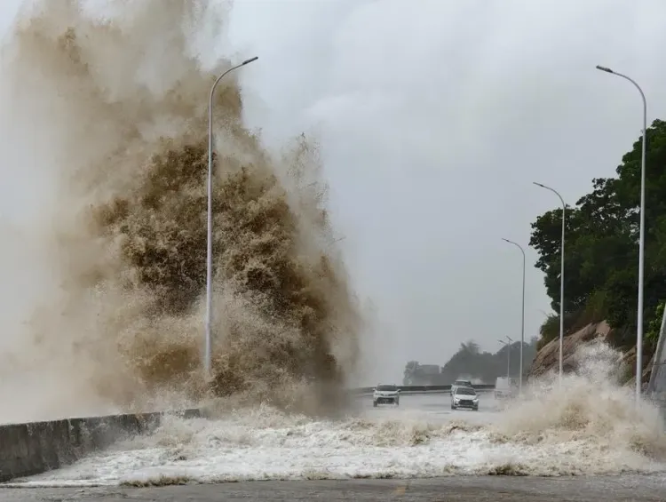 Did Typhoon Podul Just Make Landfall in Eastern Taiwan?
